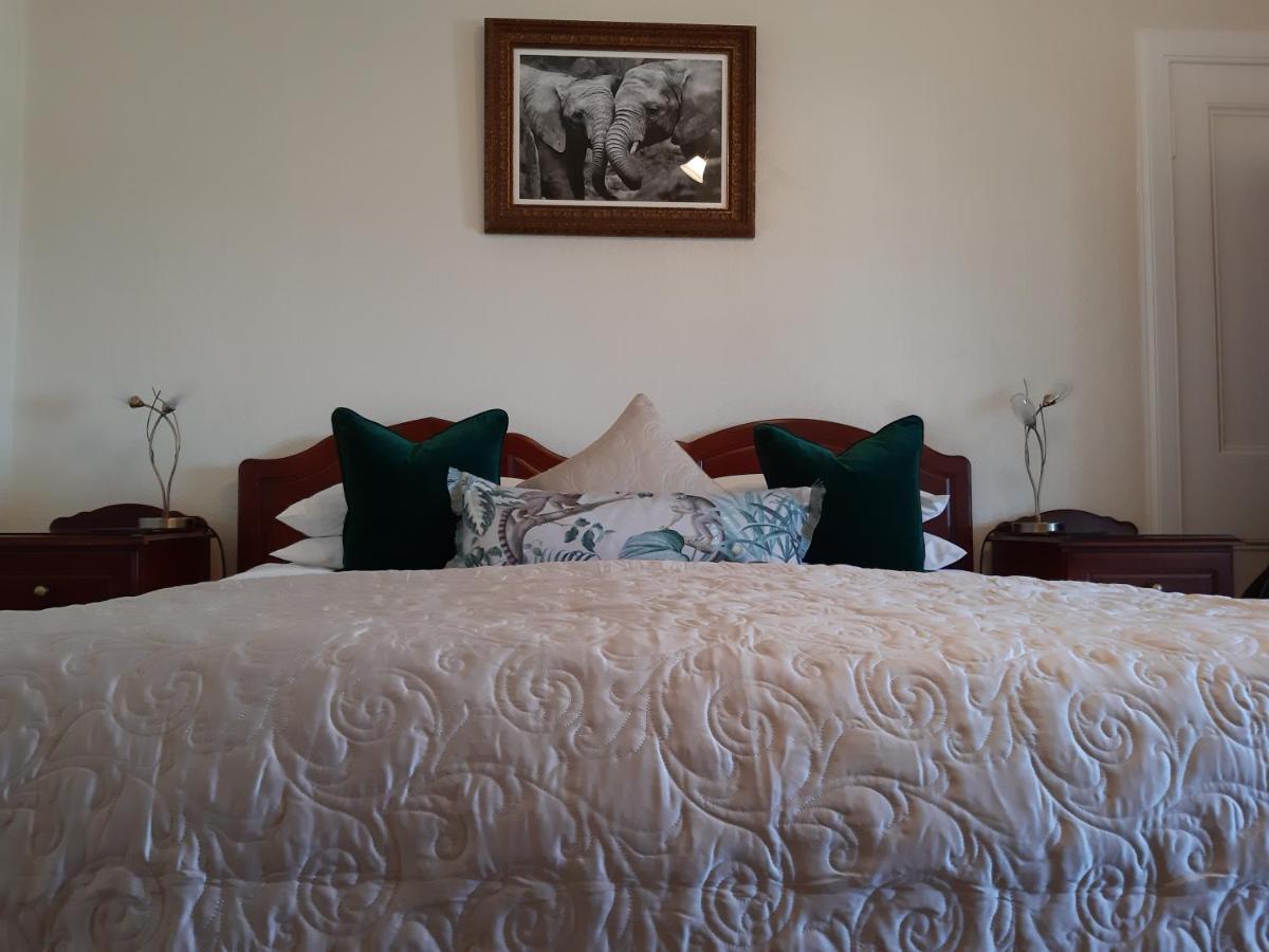 The Spindrift Guest House 앤스투루더 외부 사진