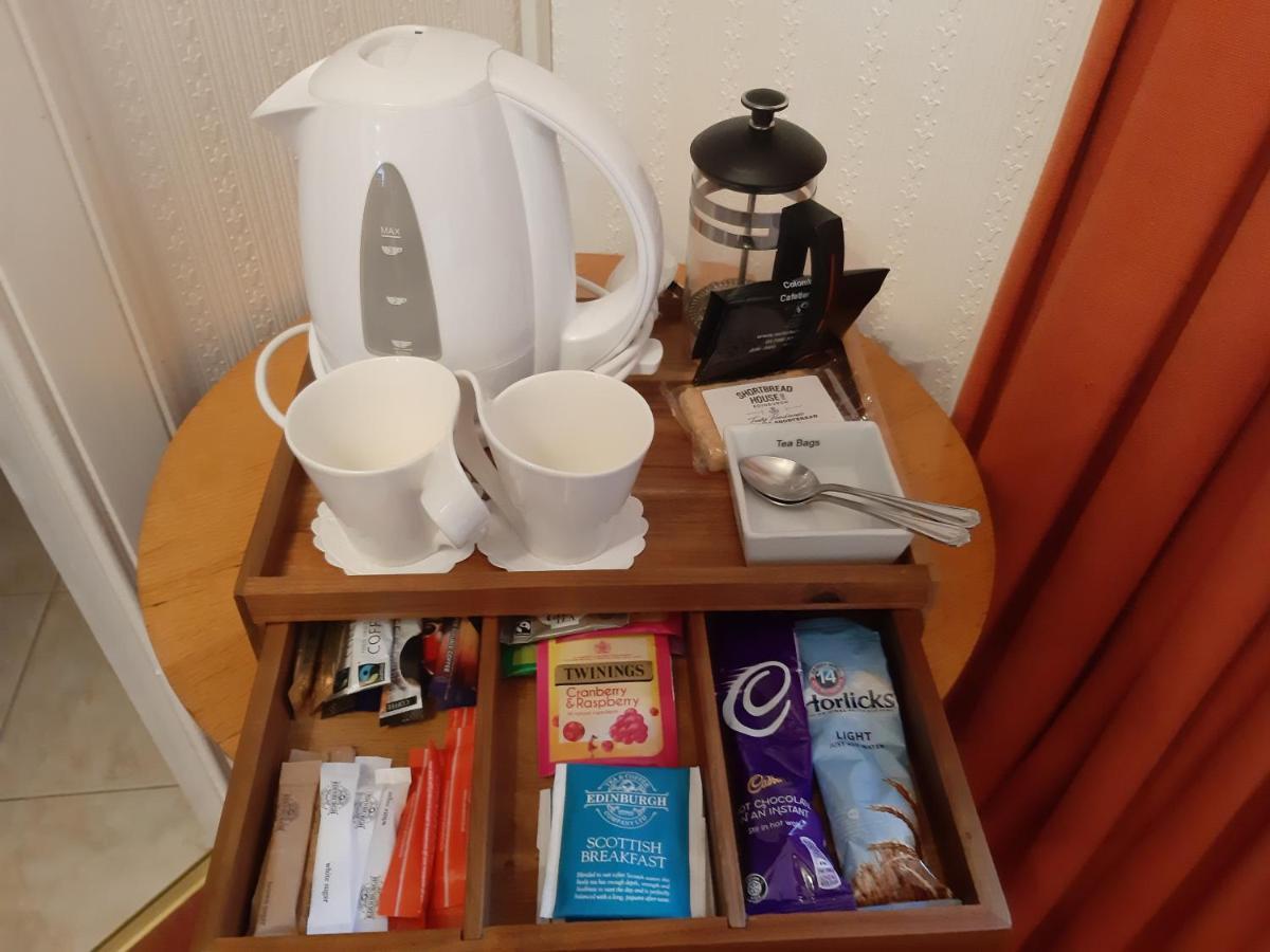 The Spindrift Guest House 앤스투루더 외부 사진